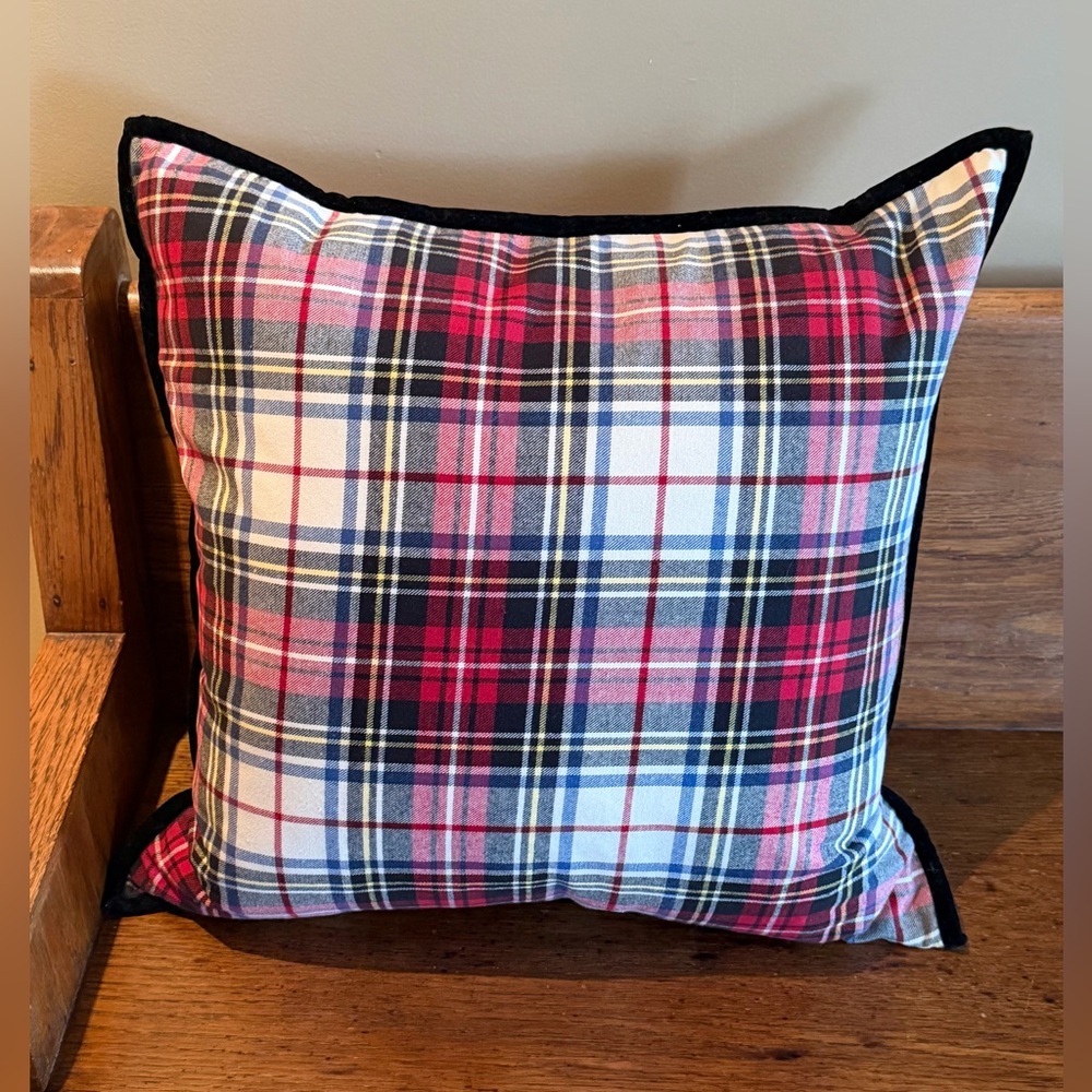 Ralph Lauren Festive Cozy Tartan Plaid Velvet Trim Pillow Red White Blue Black
